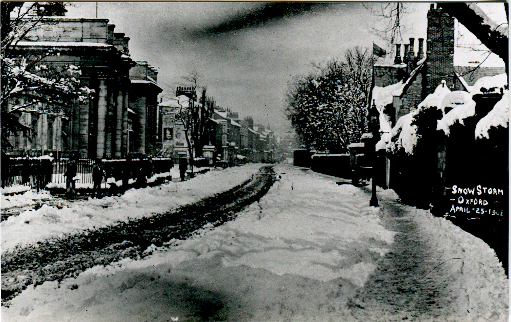 Snowstorm in Walton Street, April 25 1908. The cleared track is the tramway. Oxford had horse trams from 1881.