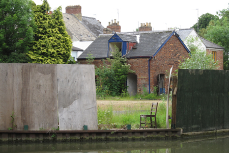 City hopes to end canalside saga