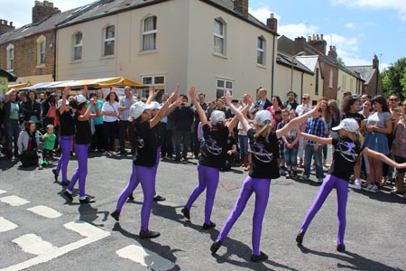 Momentum dance group
