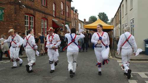 Another well-oiled routine from the Morris persons