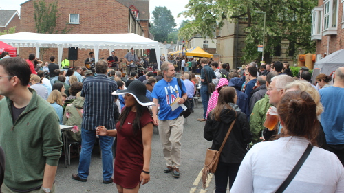 A busy day in Canal Street with referendum overtones 