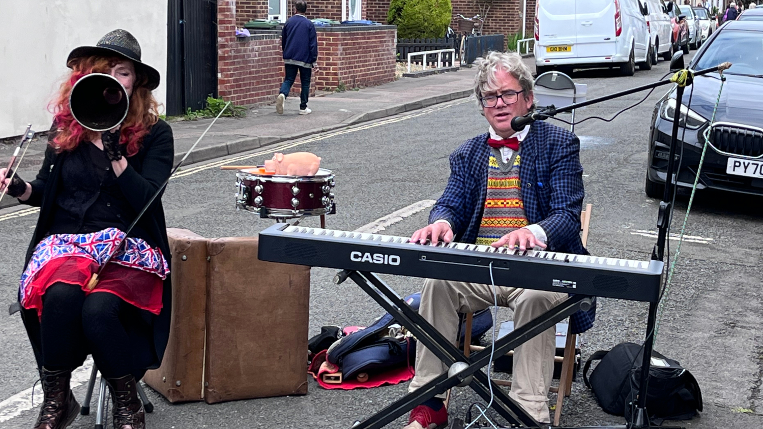 <p>Evocative music from Nick Gill and friend</p>